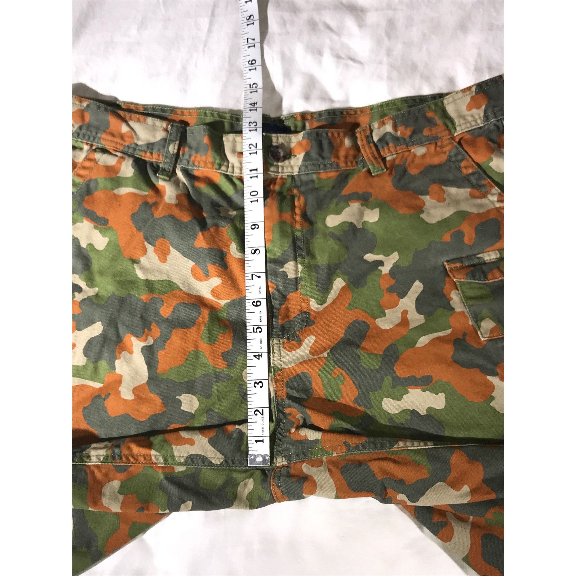 Other Basic Edistion Green & Orange Camouflage Cargo Shorts Size US 34 / EU 50 - 6 Thumbnail