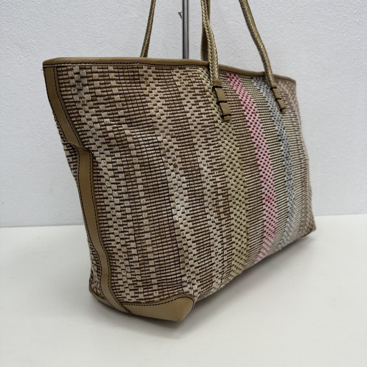 Fendi ‼️YES‼️ AUTHENTIC FENDI WOVEN RAFIA ROLL TOTE BAG Size ONE SIZE - 4 Thumbnail