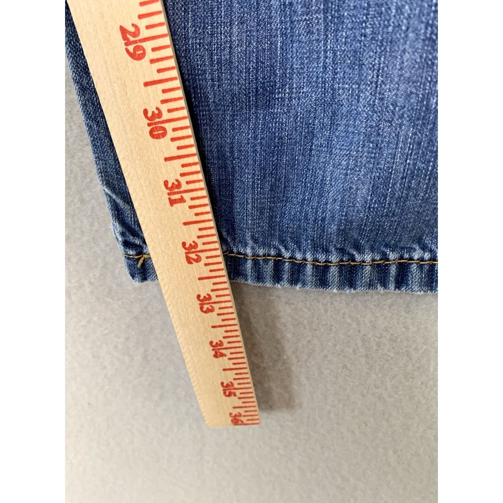 Levi's VINTAGE Levi's 505 Jeans Mens 34x34 Blue Straight Fit Denim 90s Cowboy Grunge USA 5-Pocket Mens Size US 34 / EU 50 - 7 Thumbnail