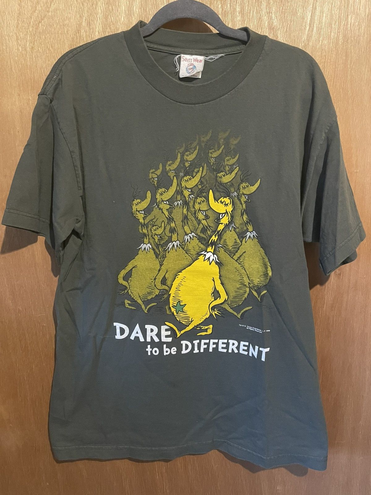 Other × Vintage Vintage 1999 Dr. Seuss “Dare to be different” Shirt Size US L / EU 52-54 / 3 - 1 Thumbnail