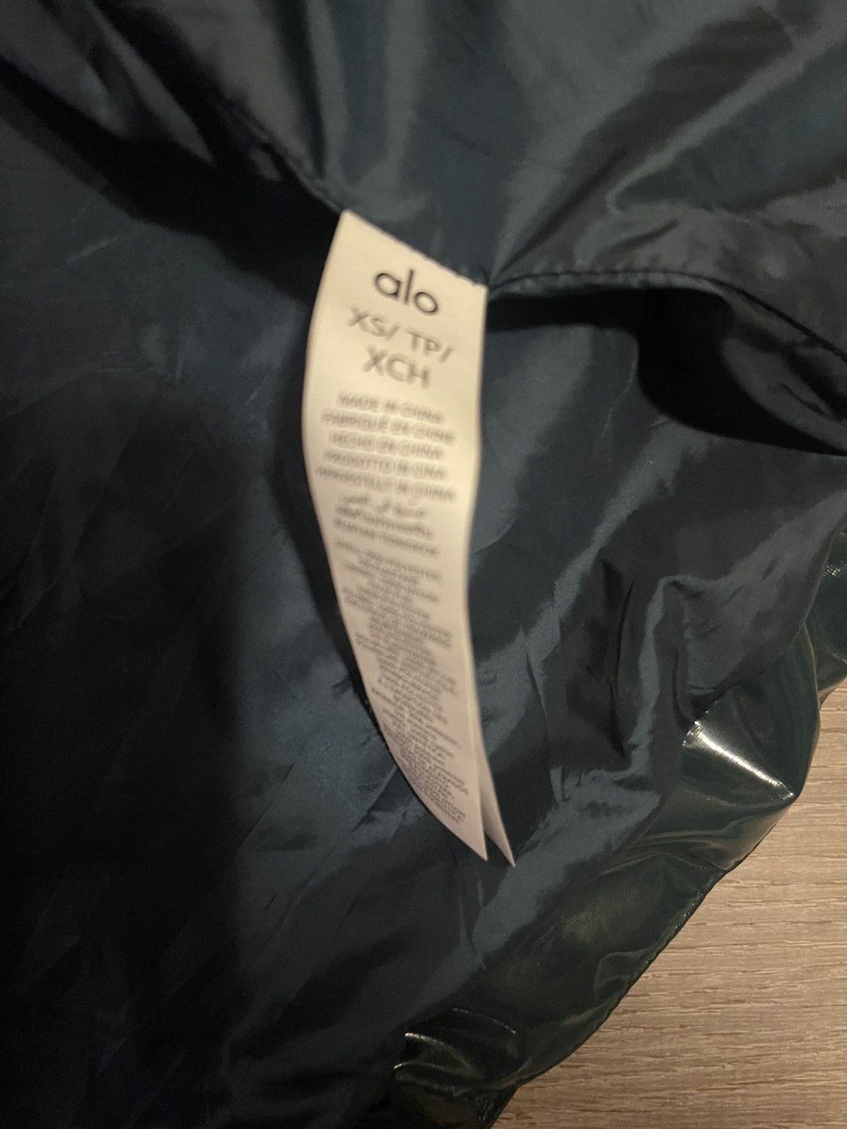 Alo Yoga Alo Snomoto Puffer Jacket Midnight Green xs nwt Size XS / US 0-2 / IT 36-38 - 4 Thumbnail