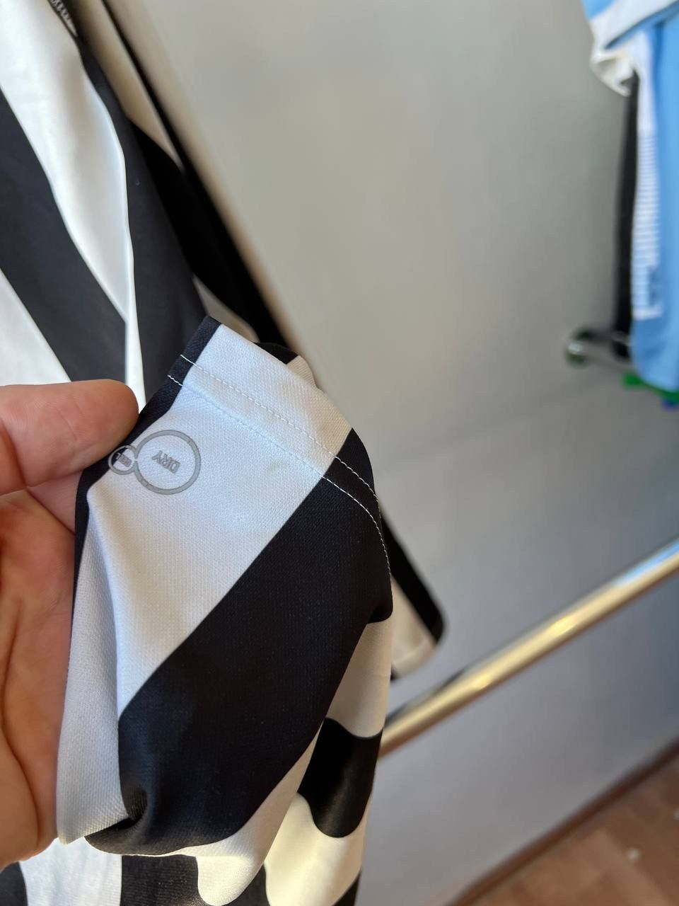 Puma 2018/19 NEWCASTLE UNITED #12 HOME SOCCER FOOTBALL JERSEY M Size US M / EU 48-50 / 2 - 12 Thumbnail