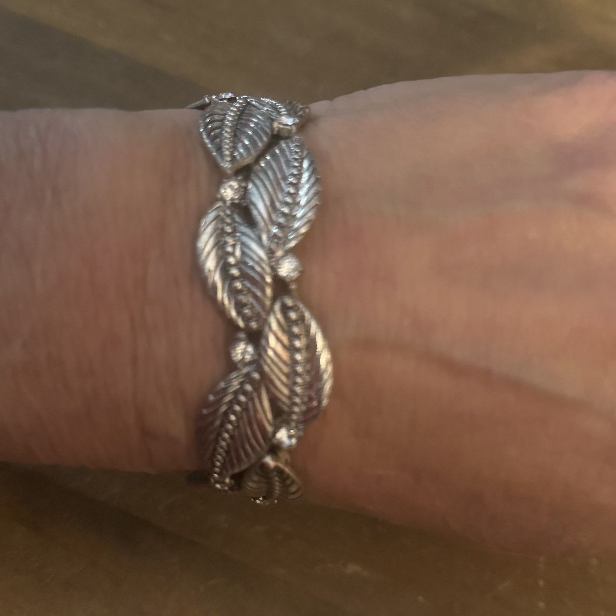 Other Silver tone leaves stretch bracelet Size ONE SIZE - 2 Thumbnail