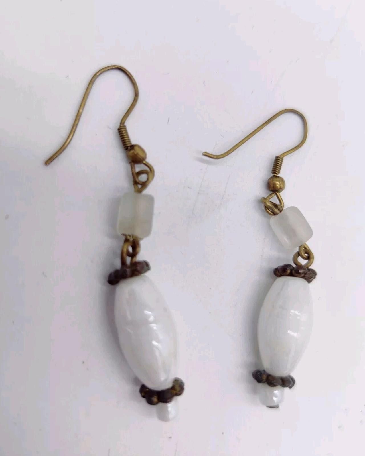 The Unbranded Brand Vintage Dangle Earrings Hook Pierced White Beaded Gold Toned Size ONE SIZE - 2 Thumbnail
