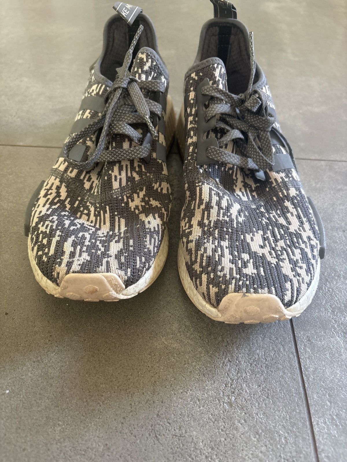 Adidas Adidas NMD R1 Glitch Camo Grey Linen Size US 9 / EU 42 - 4 Thumbnail