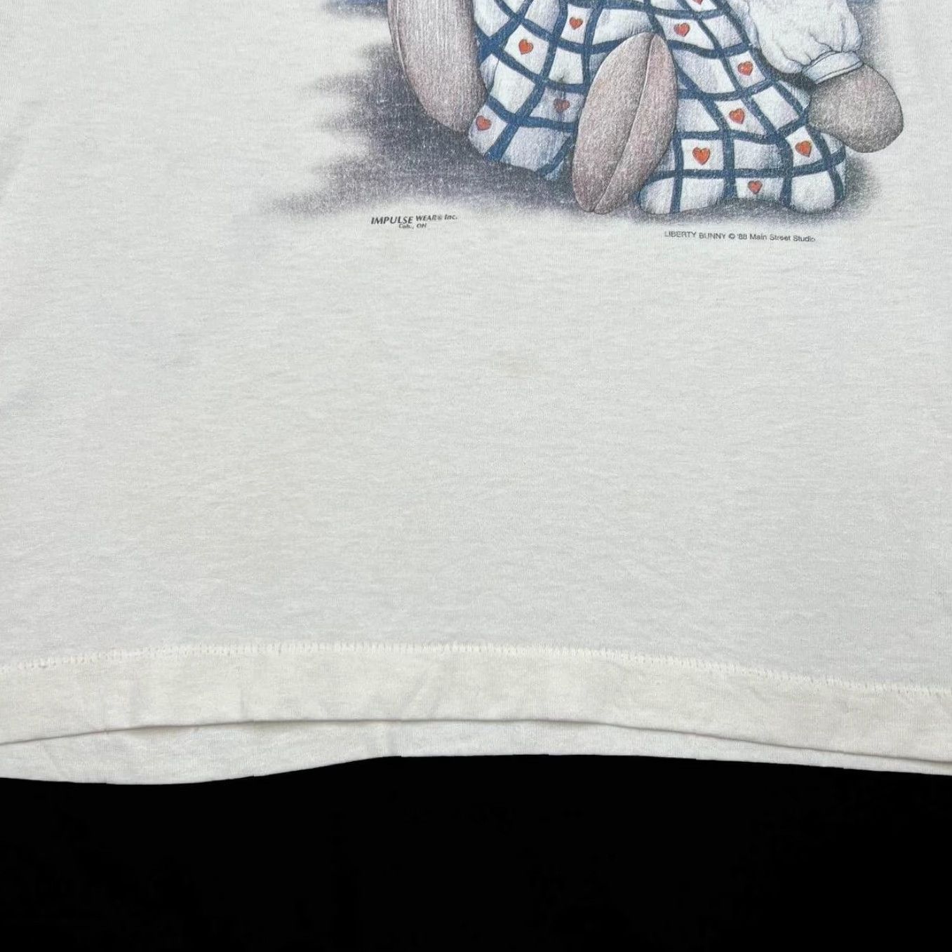 Vintage Vintage LIBERTY BUNNY (1988) Cartoon Graphic Single Stitch T-Shirt Large Cream Men Adult L Shirt Cookie? Size US L / EU 52-54 / 3 - 6 Thumbnail