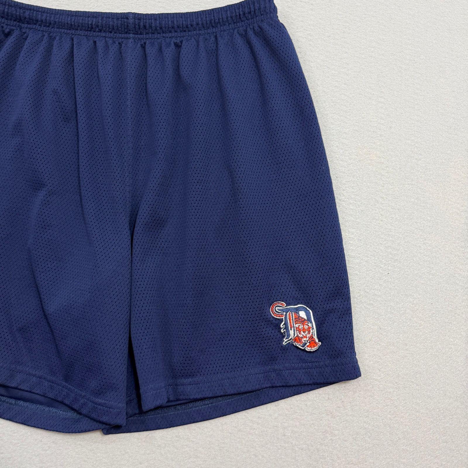 Vintage Vintage Detroit Tigers Shorts Men's XL Blue 8" Inseam y2k Size US 36 / EU 52 - 2 Thumbnail