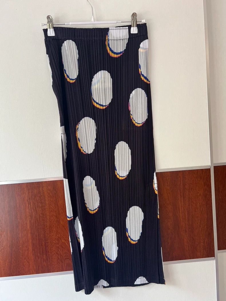 Pleats Please Issey Miyake Issey Miyake size:3 Black pleated skirt Size 32" / US 10 / IT 46 - 1 Thumbnail