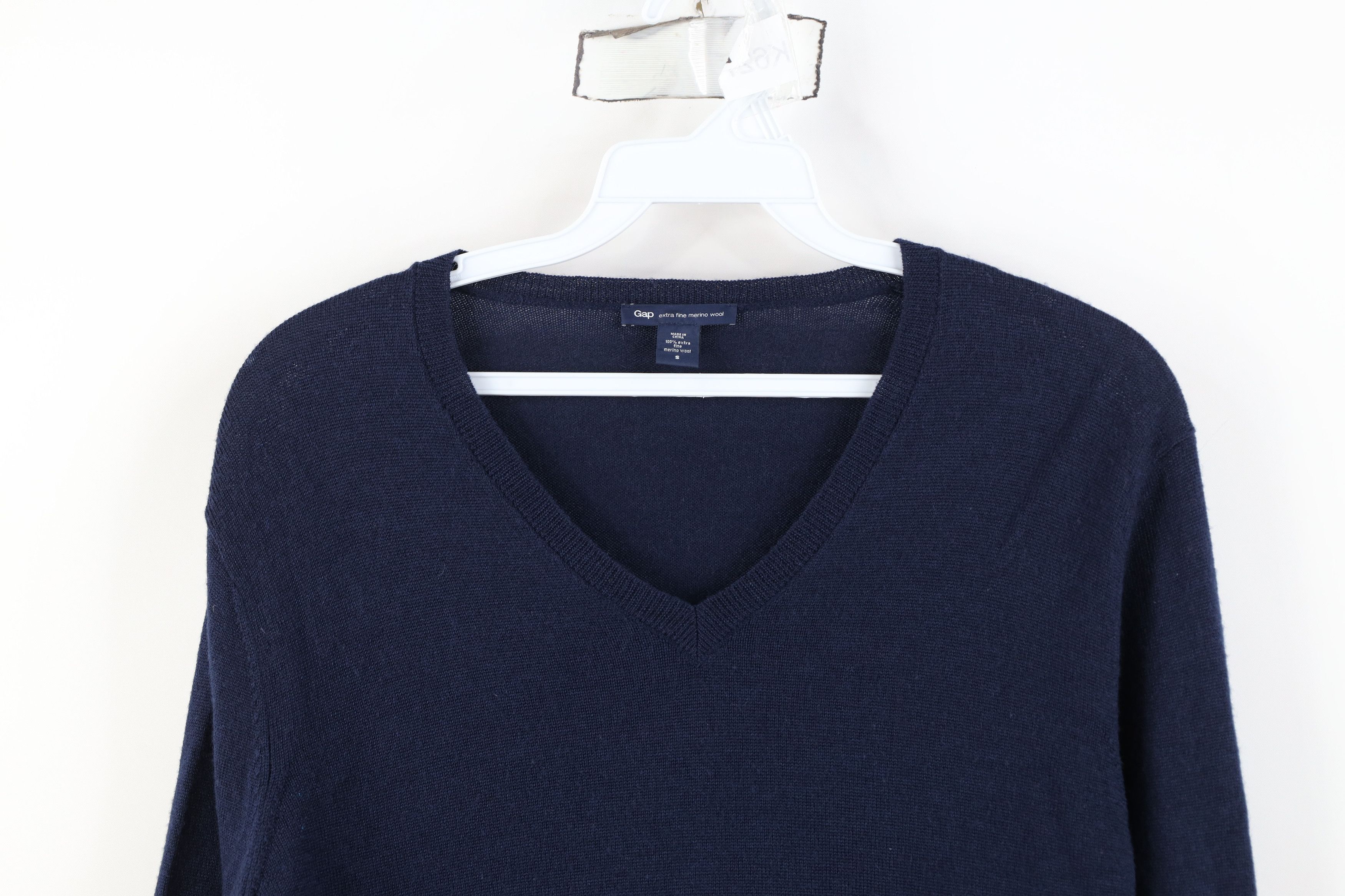 Gap Vintage Y2K Gap Fine Merino Knit V-Neck Sweater Navy Blue Size US S / EU 44-46 / 1 - 2 Thumbnail