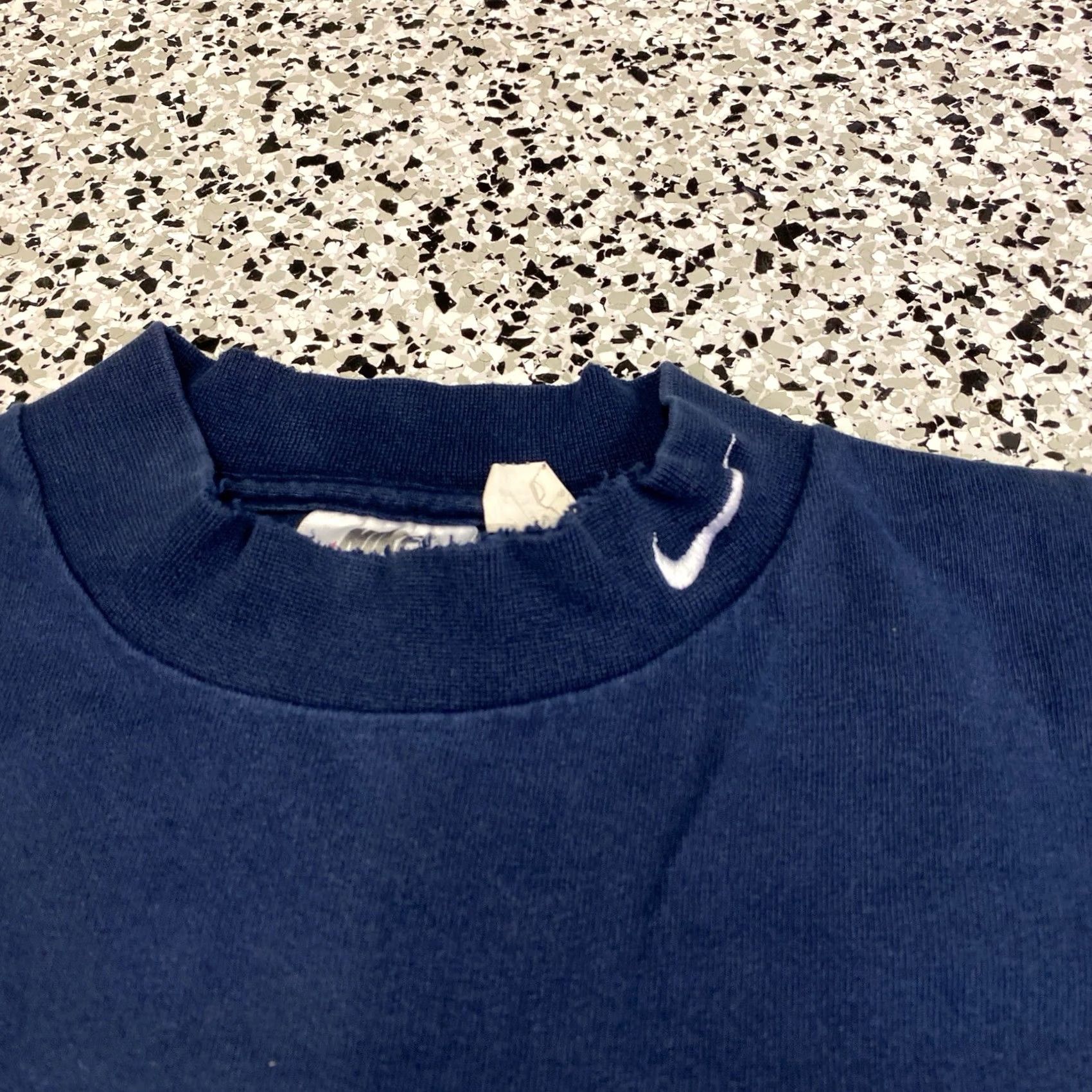 Nike VINTAGE Nike Embroidered Swoosh Mock Neck Shirt XL Blue Mens Womens Unisex Adults 90s Size US XL / EU 56 / 4 - 2 Thumbnail