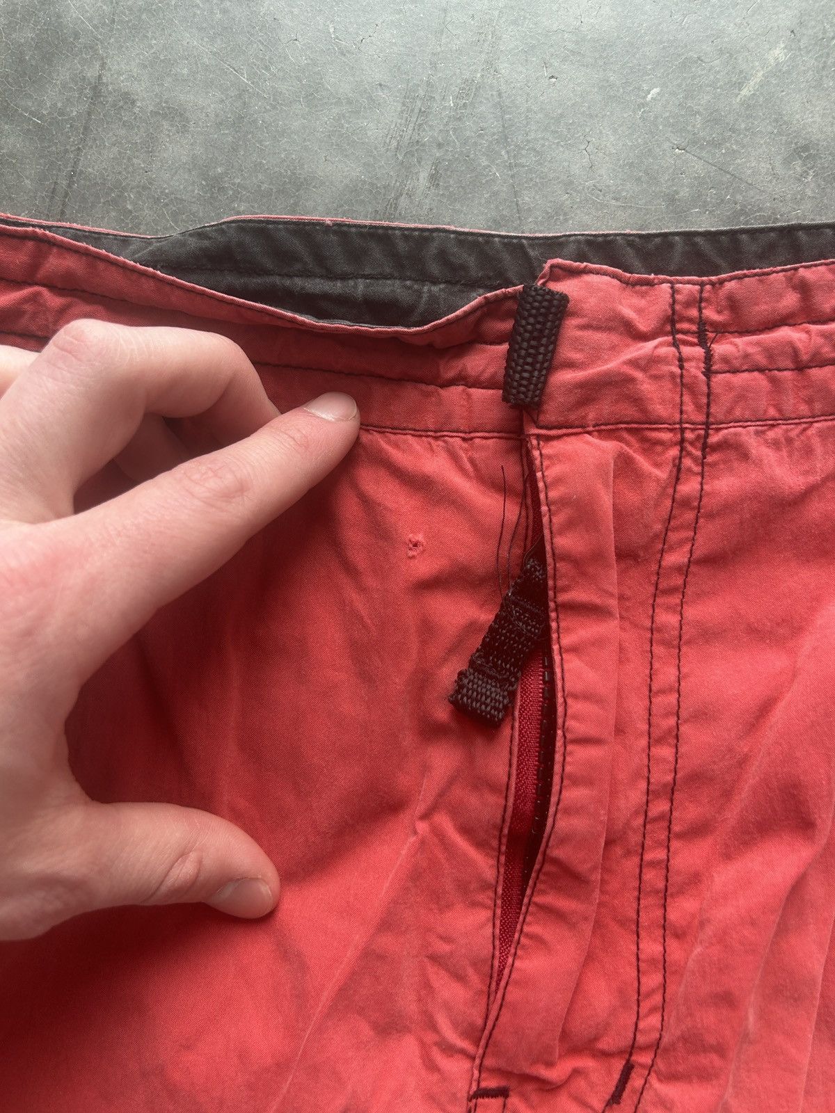Vintage Vintage Y2K Plugg Nylon Cargo Shorts Size US 29 - 5 Thumbnail