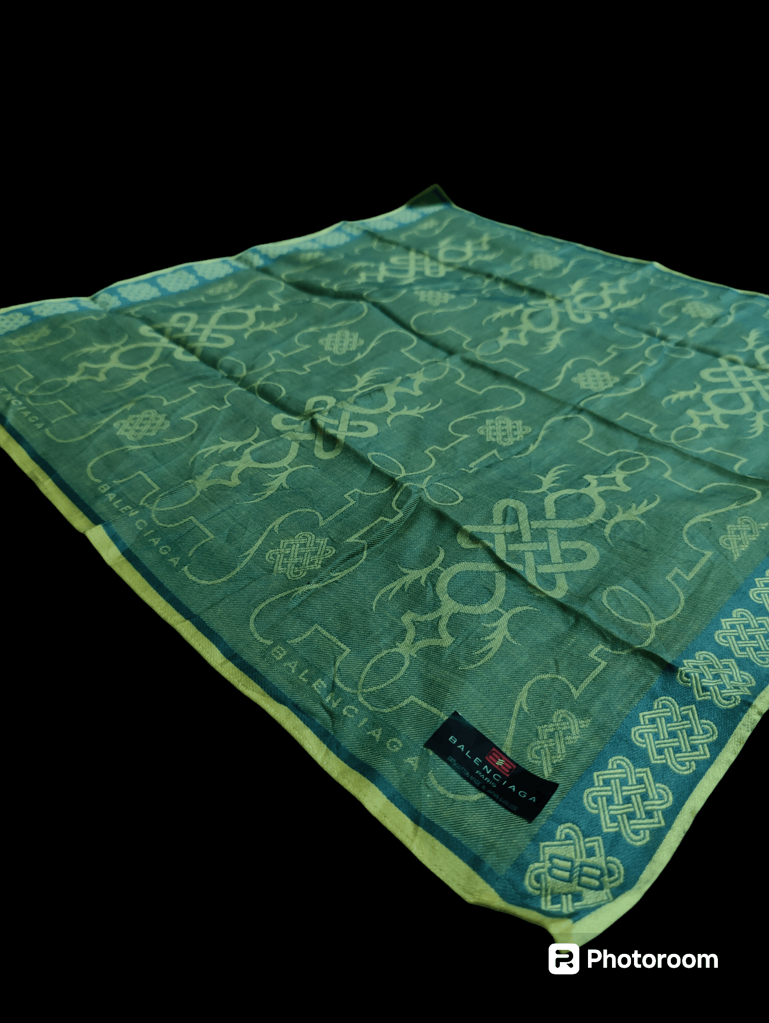 Balenciaga Balenciaga Handkerchief/Pocketsquare Size ONE SIZE - 4 Thumbnail