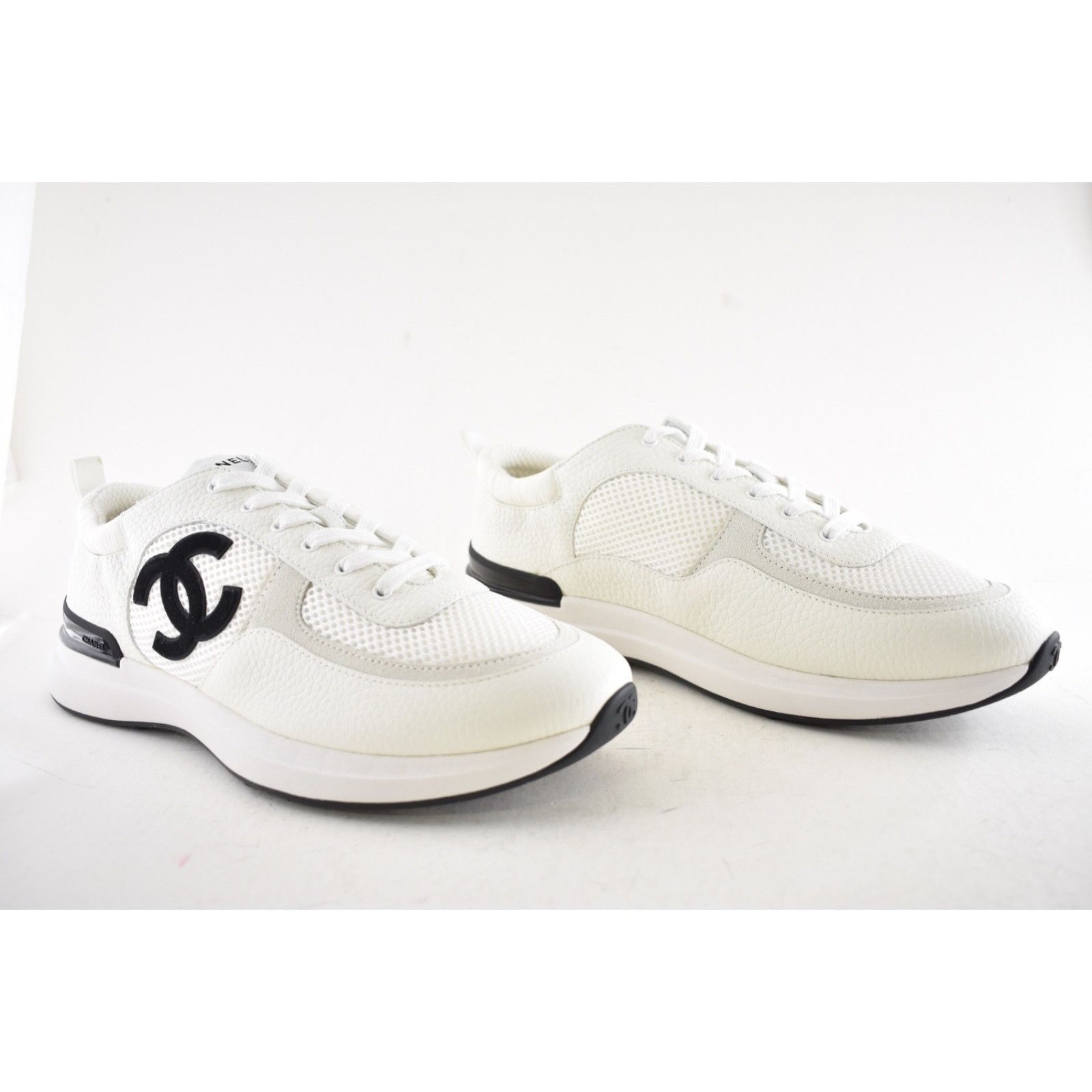 Chanel Chanel 21S Mens White Black Leather CC Logo Lace Low Top Size US 11 / EU 44 - 4 Thumbnail