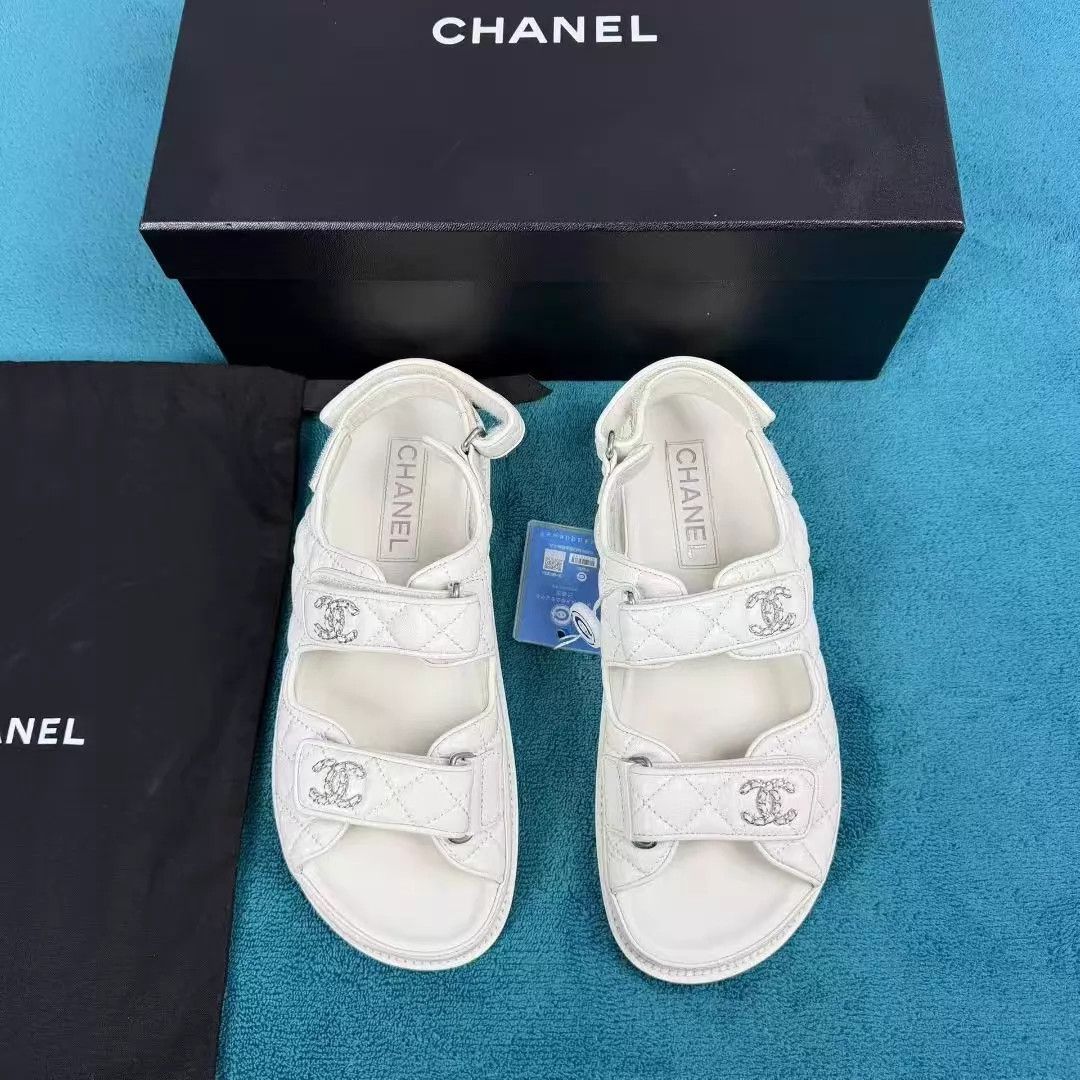 Chanel Chanel 25S Shiny Lambskin Velcro Slide Ivory 39 Size US 8.5 / IT 38.5 - 1 Thumbnail