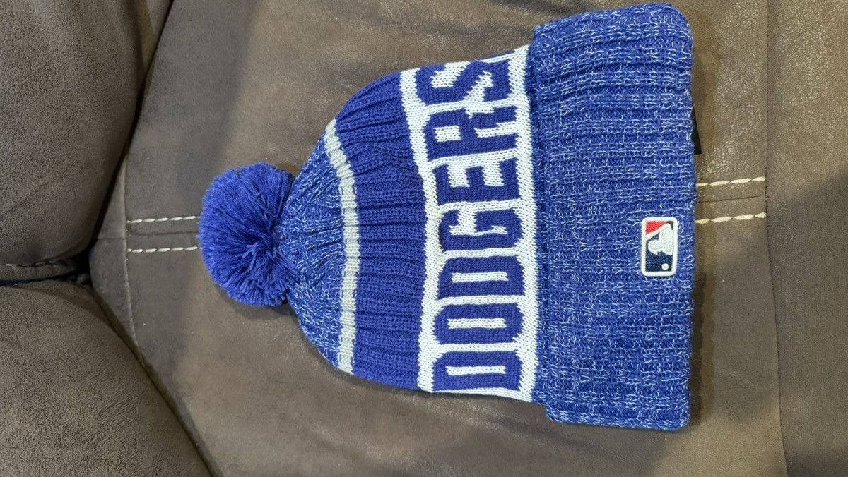 Nike Dodgers New Era Beanie Size 42 - 3 Thumbnail
