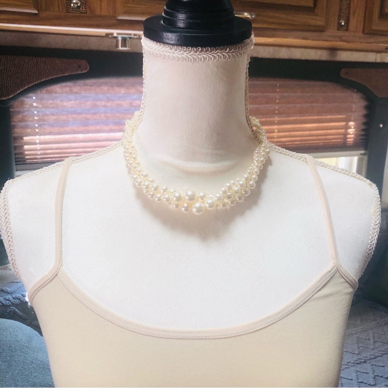 Vintage Vintage Roman triple twisted graduated cream pearl necklace Size ONE SIZE - 3 Thumbnail