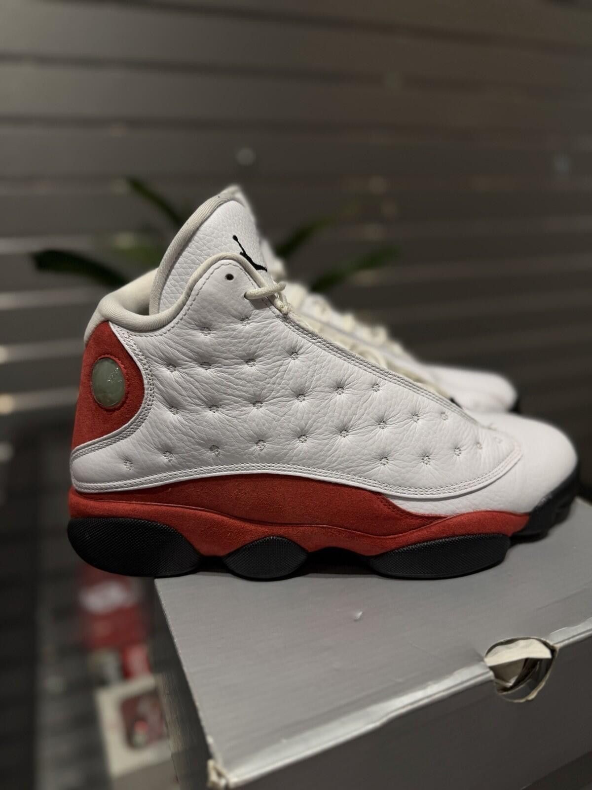 Jordan Brand Jordan Air Jordan 13 Retro Chicago White Red Black Size (10) Size US 10 / EU 43 - 5 Thumbnail
