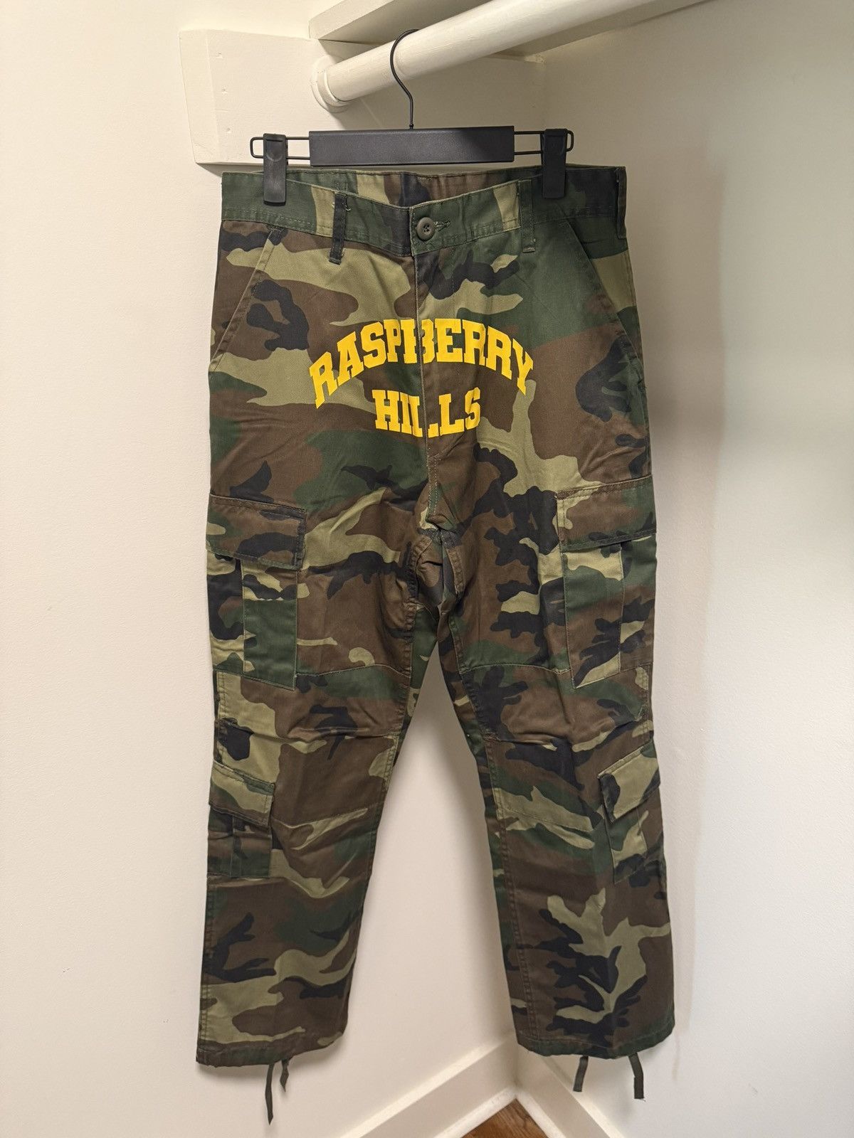 The GV Gallery Gv Gallery Army Cargos Size US 30 / EU 46 - 1 Thumbnail