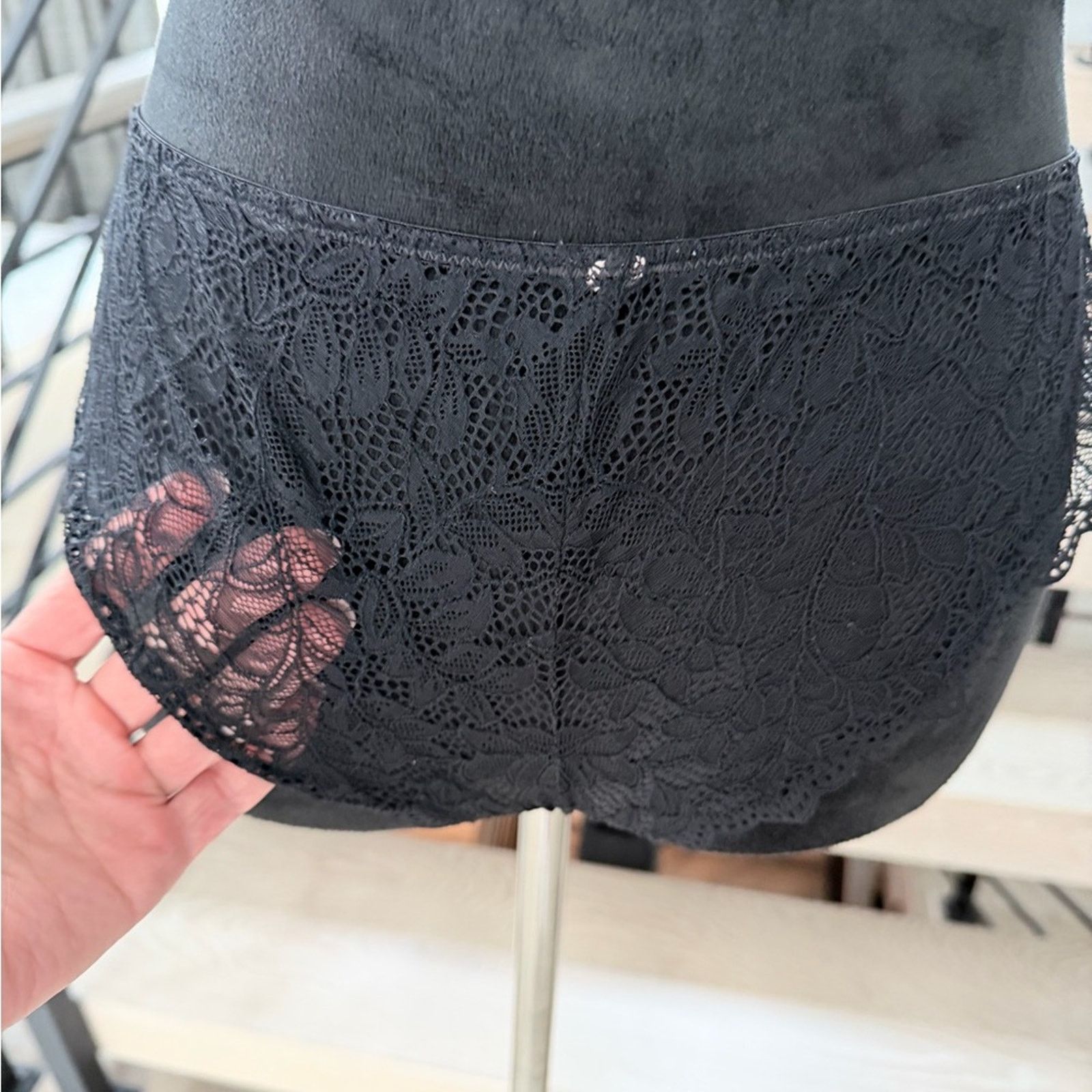 la Vie en Rose Black Floral V-Neck Bra with Pink Flowers and Panties set S Size ONE SIZE - 9 Thumbnail