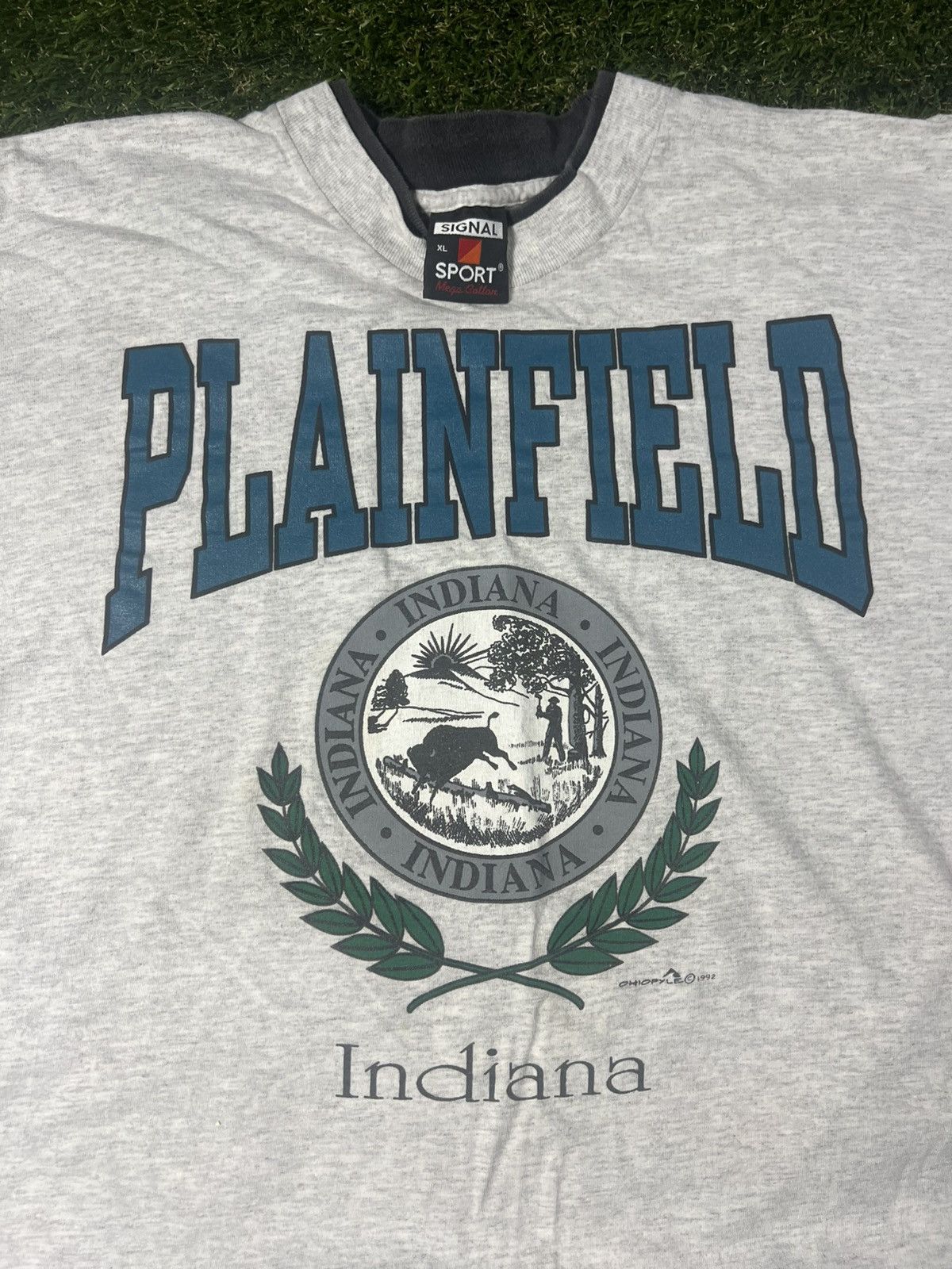 Vintage Vintage 90s Plainfield Indiana Signal Sports Script Fall Tee Size US XL / EU 56 / 4 - 2 Thumbnail