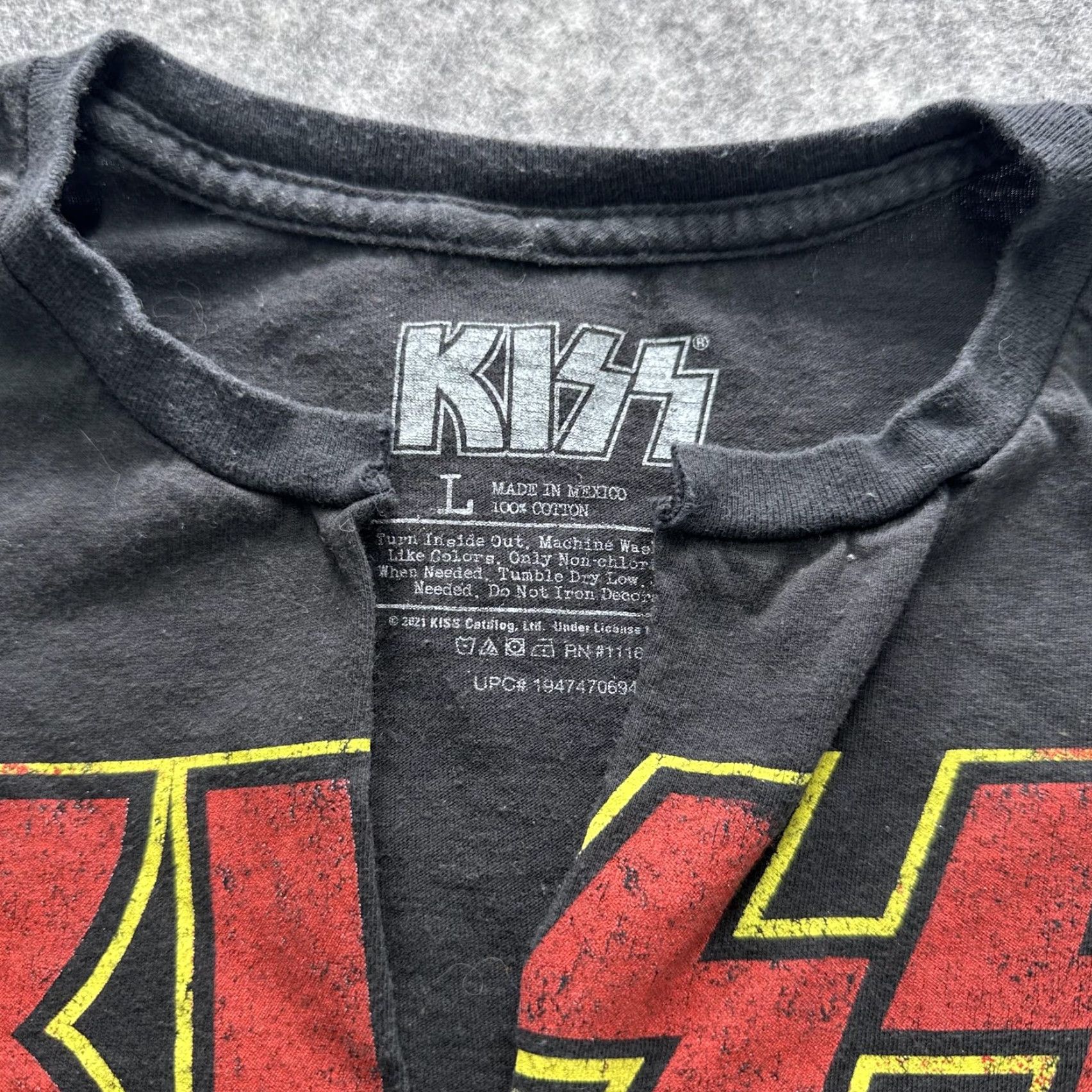 Vintage KISS World Tour '77 Shirt Mens Large Black Graphic Band Tee Rock Concert Music Size US L / EU 52-54 / 3 - 3 Thumbnail