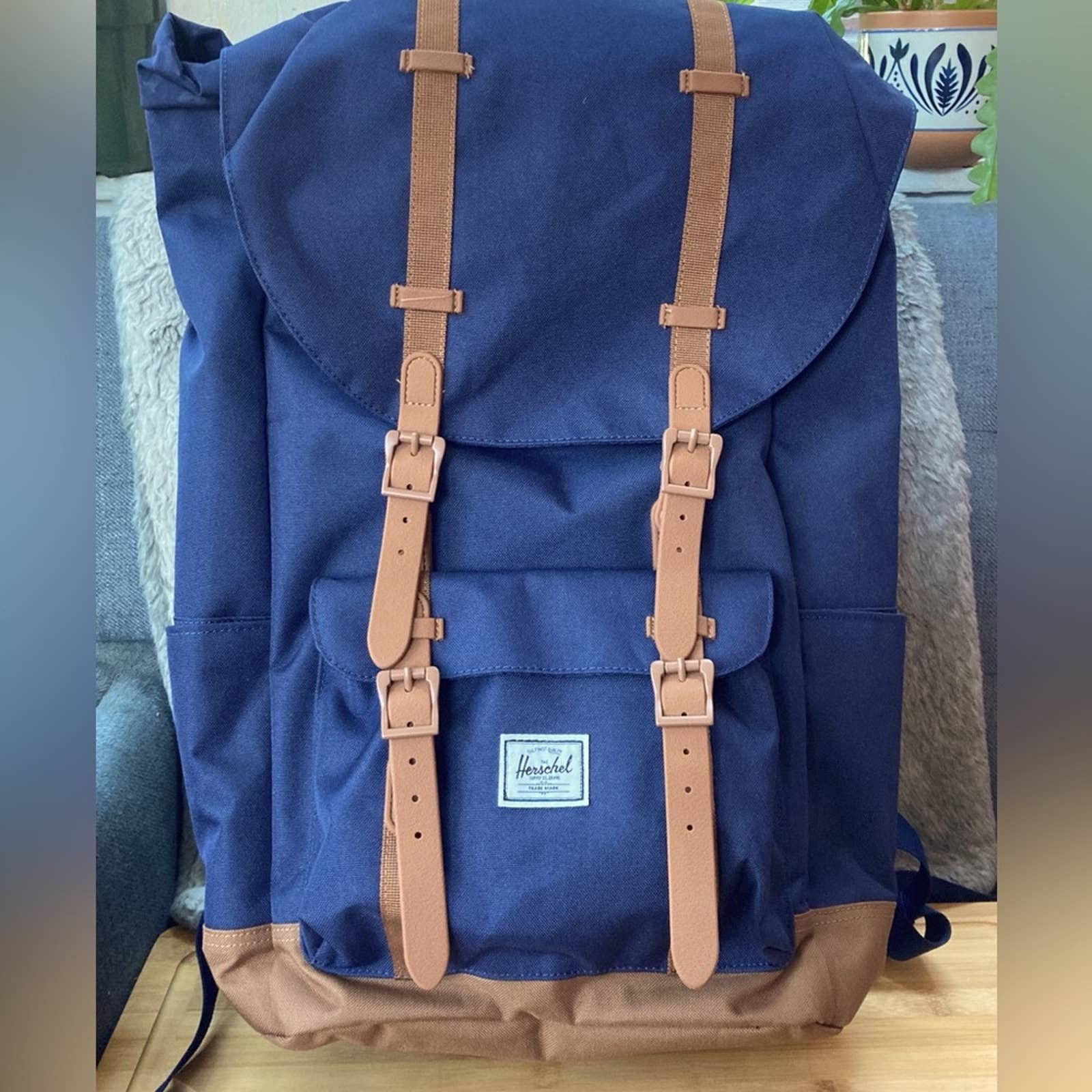 NWT Herschel Little America Eco Collection in Navy Blue Accessories