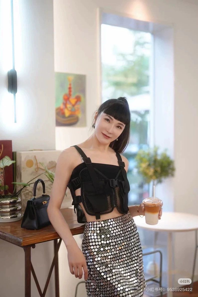 Dior Dior Sequined skirt Size 25" / US 0 / IT 36 - 9 Thumbnail