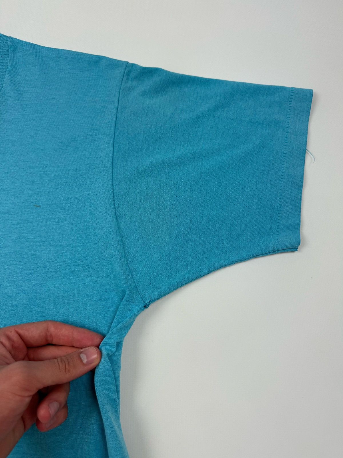 Vintage 90’s Vintage Distressed Screen Stars Single Stitch T-Shirt Size US L / EU 52-54 / 3 - 4 Thumbnail
