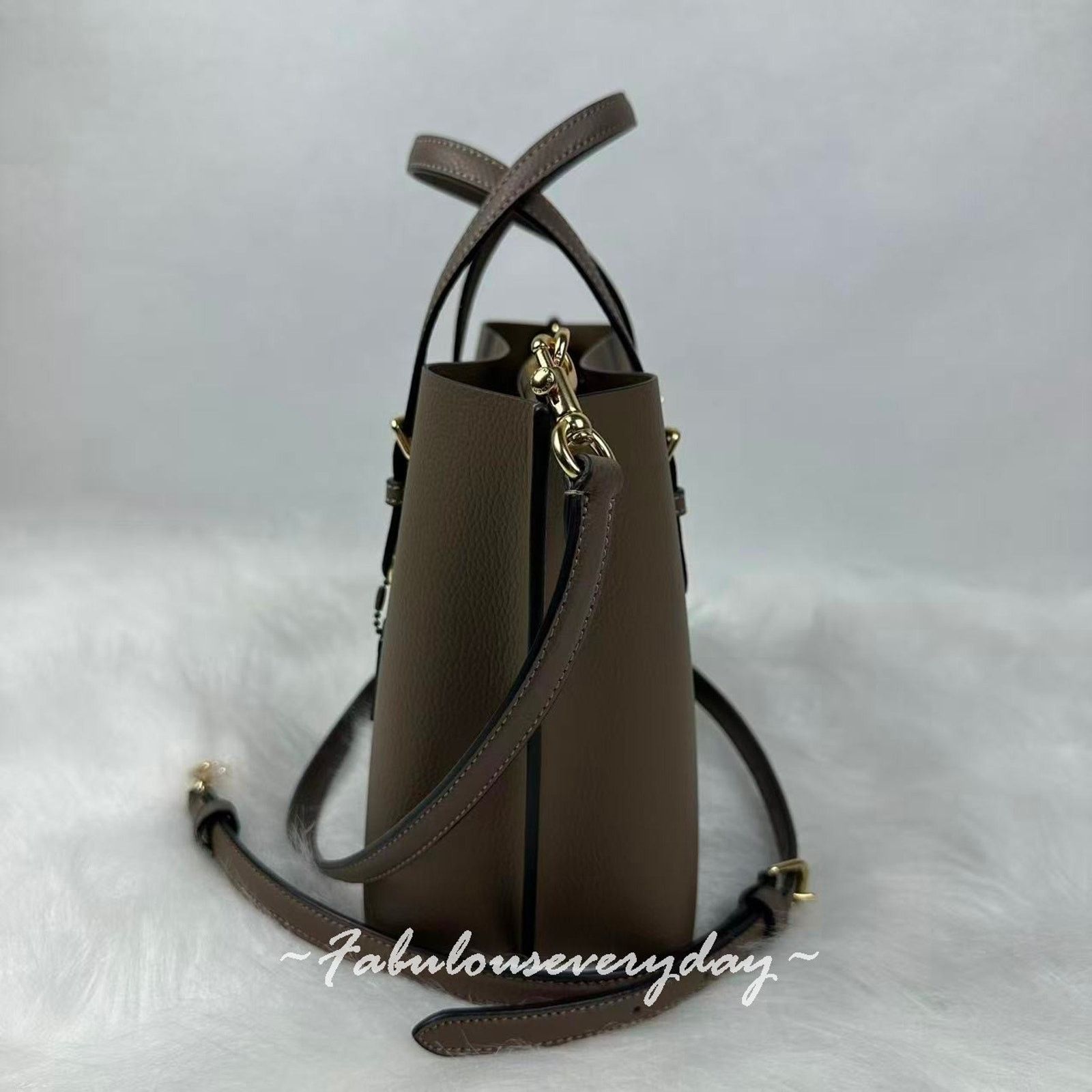 Coach Coach Mollie Tote Bag 25 Crossbody Leather/Dark Stone CV966 Size ONE SIZE - 3 Thumbnail