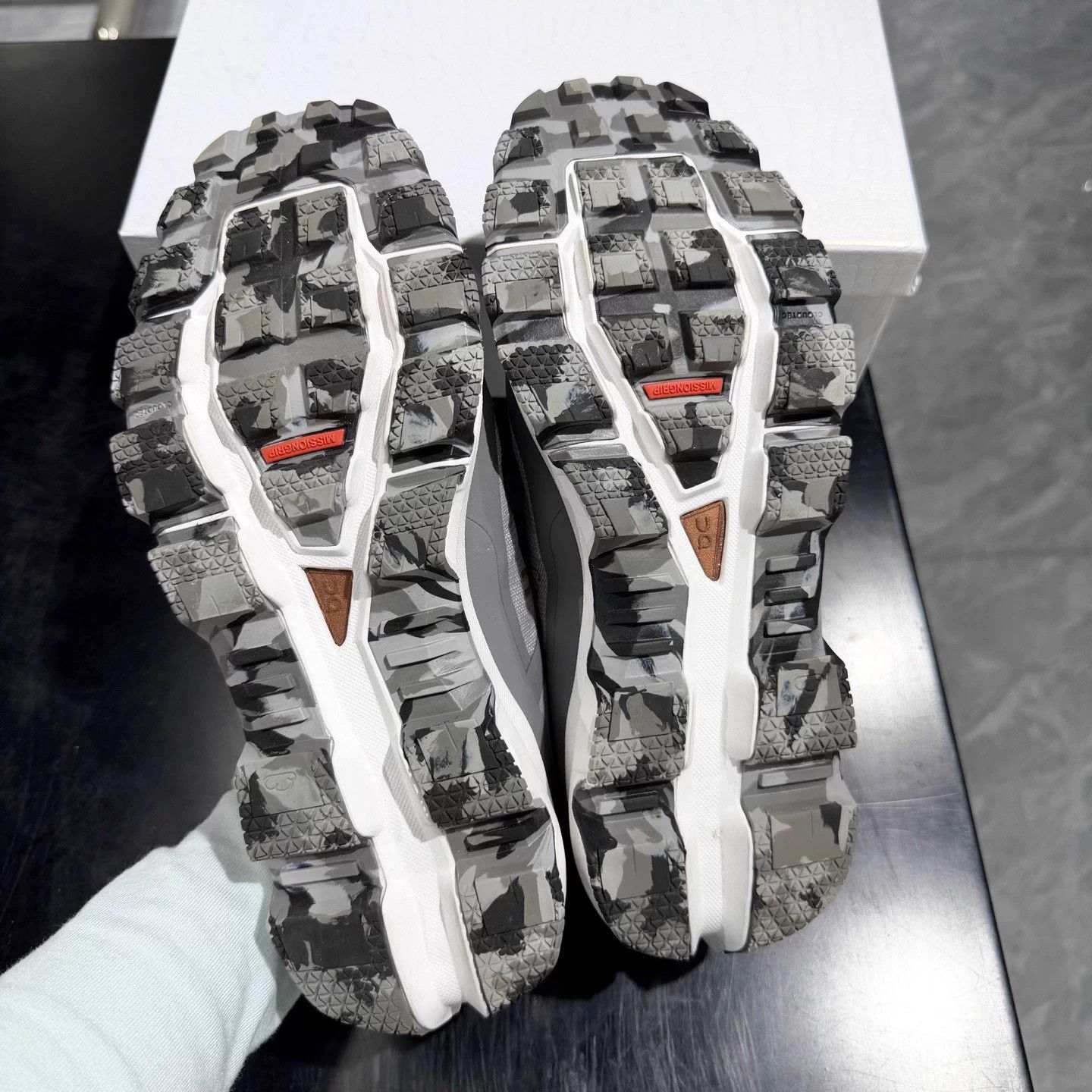 Loewe LOEWE x On Running Sneakers Gray 99 New Size 41 Size US 8 / EU 41 - 6 Thumbnail