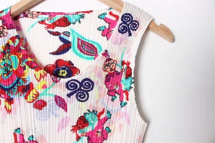Other Issey Miyake size:3 Pink lion dance patterned pleated vest Size XS / US 0-2 / IT 36-38 - 4 Thumbnail