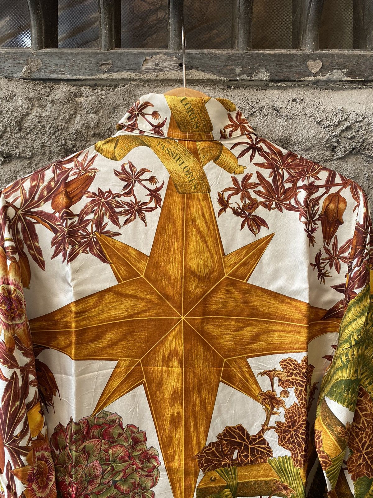 Hermes Vintage Hermes "Passiflores" Silk Shirt Size US M / EU 48-50 / 2 - 5 Thumbnail