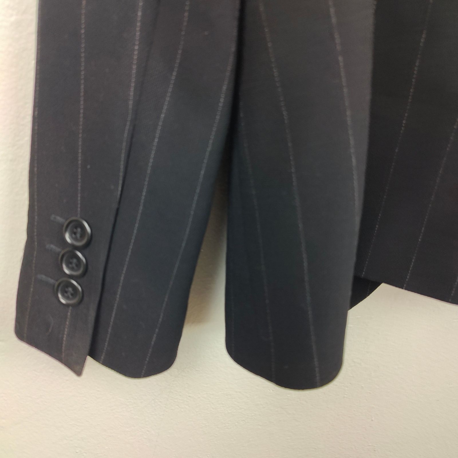 Armani Collezioni Armani Collezioni Blazer 12 Black Pinstripe Preppy Work Size XL / US 12-14 / IT 48-50 - 4 Thumbnail