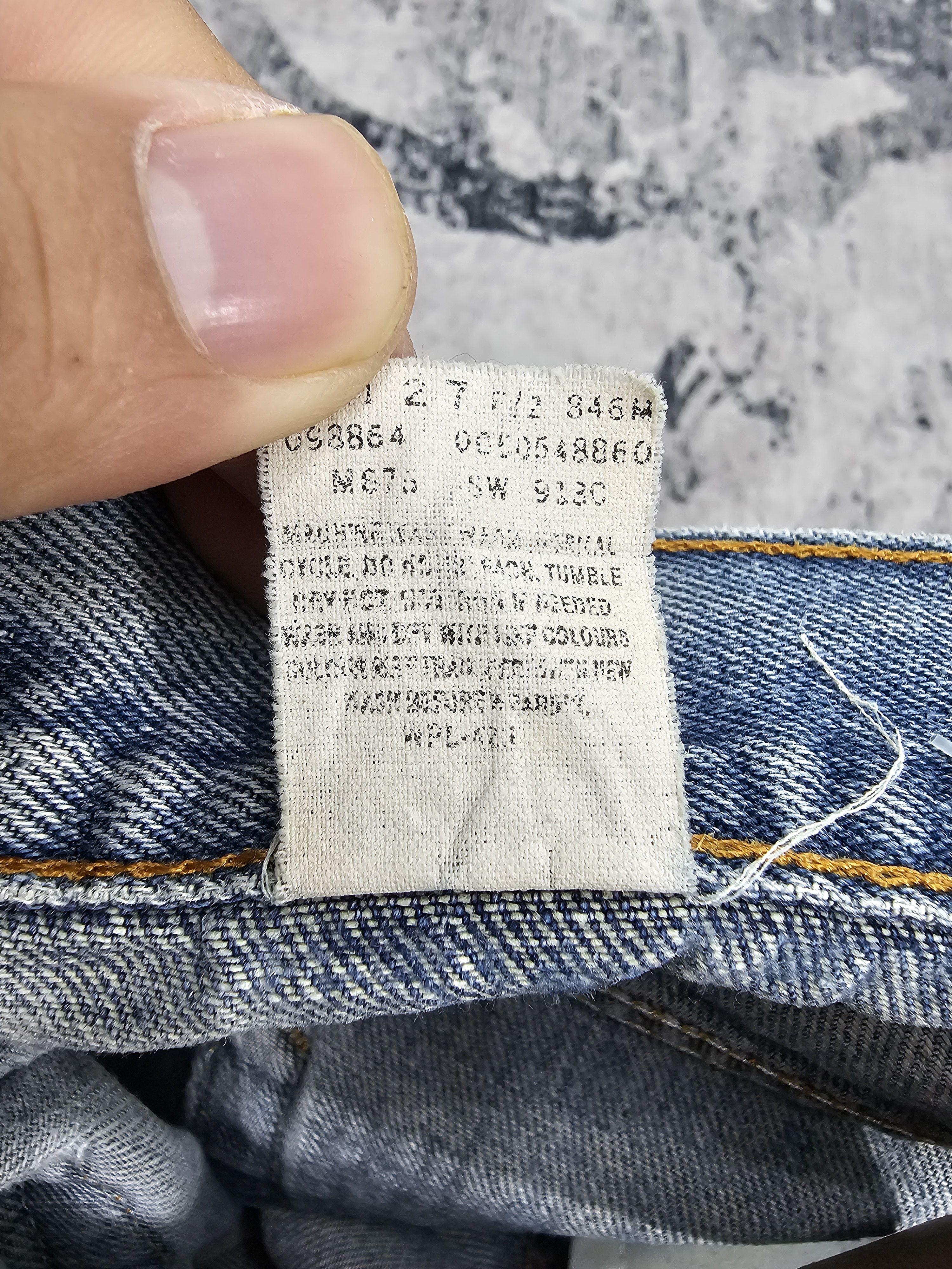 Levi's Vintage Clothing Vtg LEVIS 505 Regular Fit Faded Ripped Blue Jeans L0575 Size US 32 / EU 48 - 15 Thumbnail