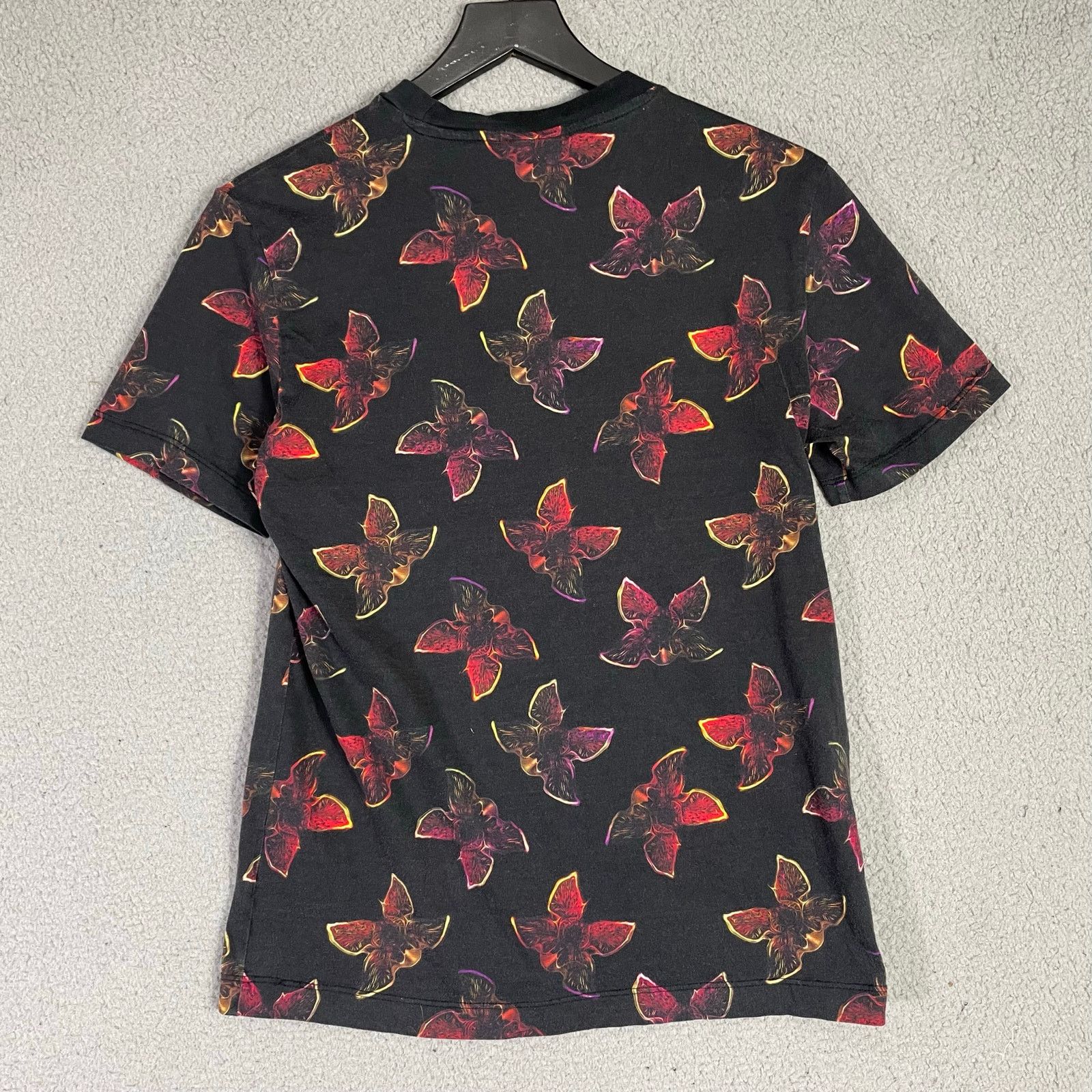 Other Stranger Things T-Shirts Universal Studios Halloween XS/S Size US XS / EU 42 / 0 - 16 Thumbnail