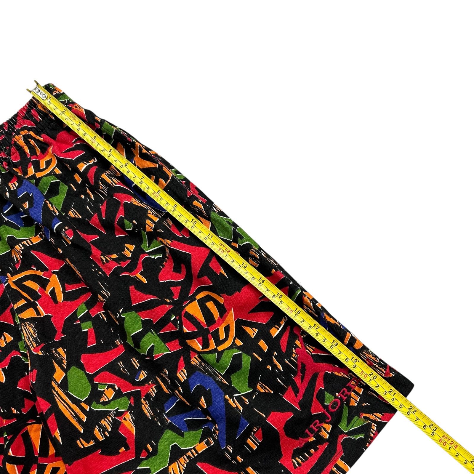 Nike RARE DS VTG 90s NBA NIKE AIR JORDAN AOP SHORTS ABSTRACT Size US 30 / EU 46 - 10 Thumbnail