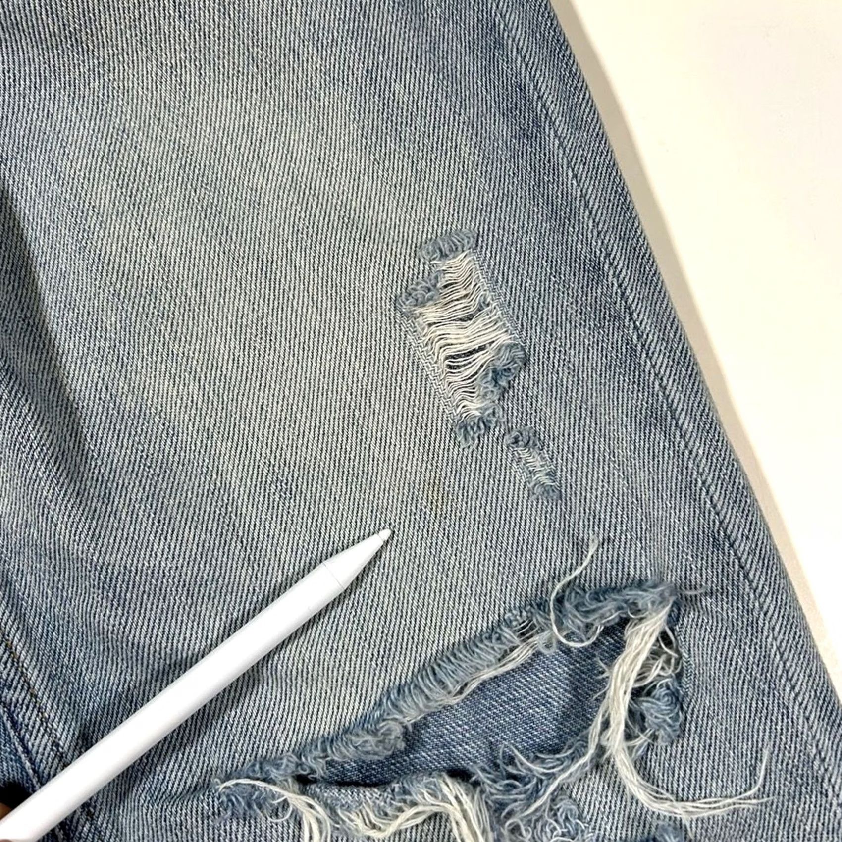 Abercrombie & Fitch Abercrombie and Fitch Jeans Boyfriend Straight Leg Womens 24" Blue Distressed Size 42" / US 20 - 4 Thumbnail
