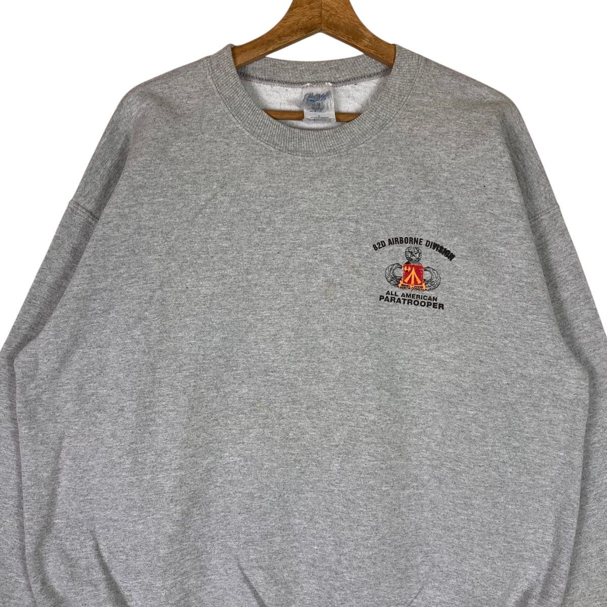 Gildan Vintage Gildan Para Trooper Pullover Jumper Sweatshirt Size US L / EU 52-54 / 3 - 2 Thumbnail