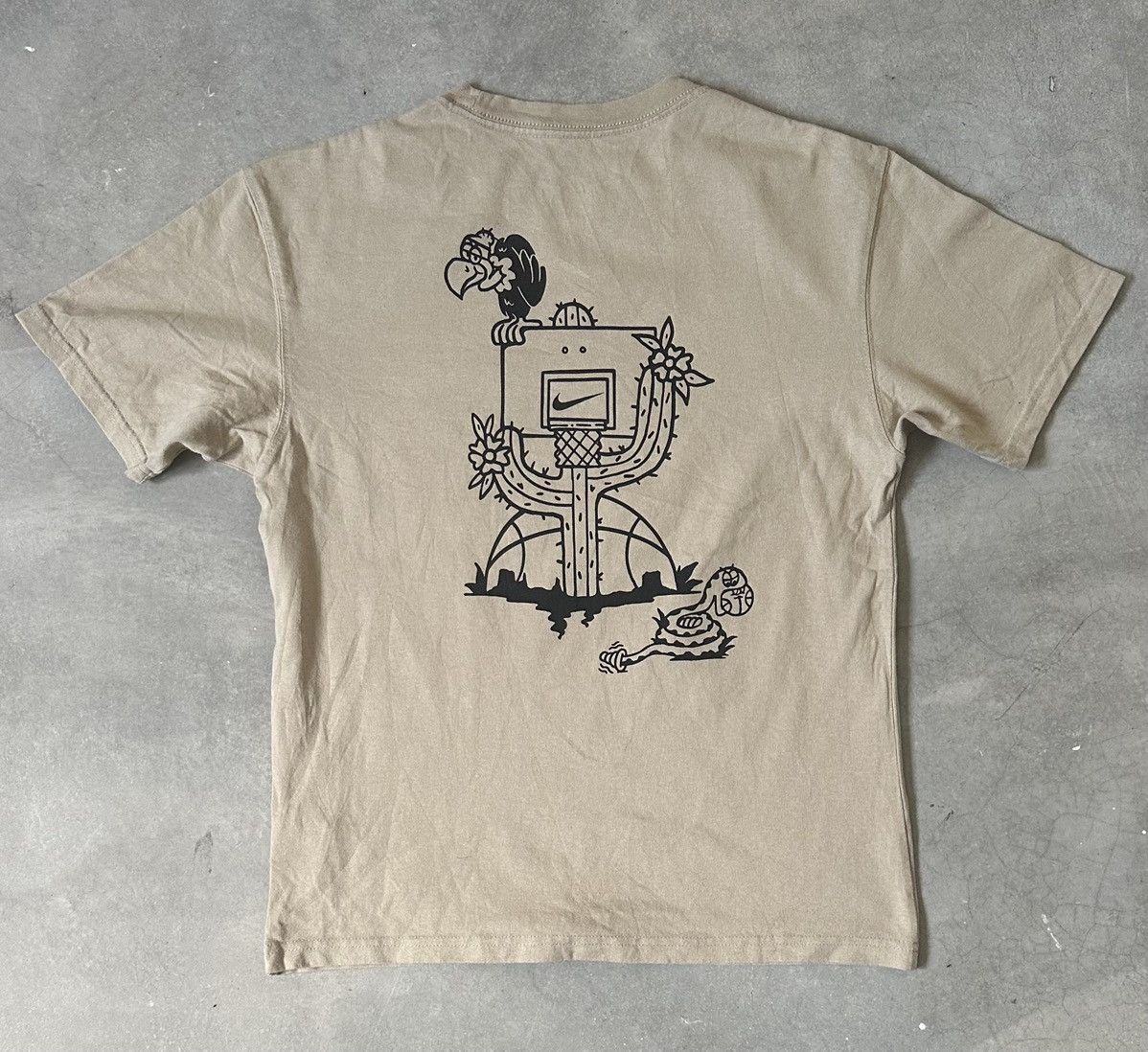 Nike THE NIKE TEE GRAPHIC PRINT Size US M / EU 48-50 / 2 - 1 Thumbnail