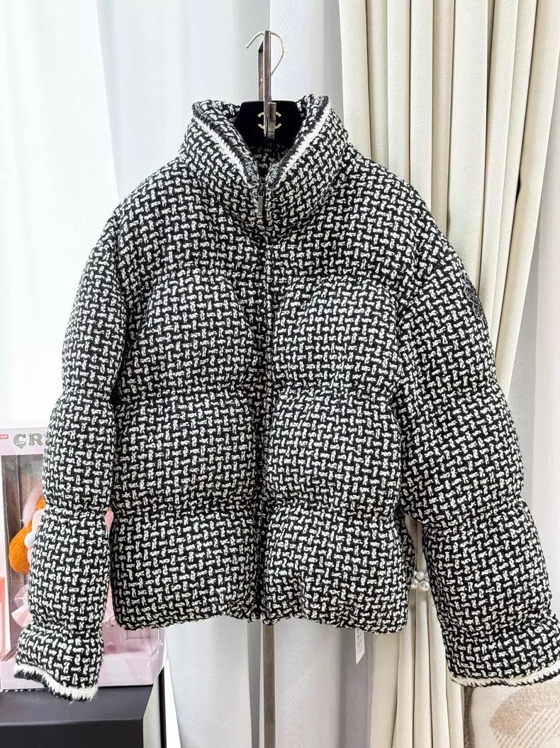 Chanel Chanel Black and white color-blocked checkered tweed knitt Size XS / US 0-2 / IT 36-38 - 1 Thumbnail