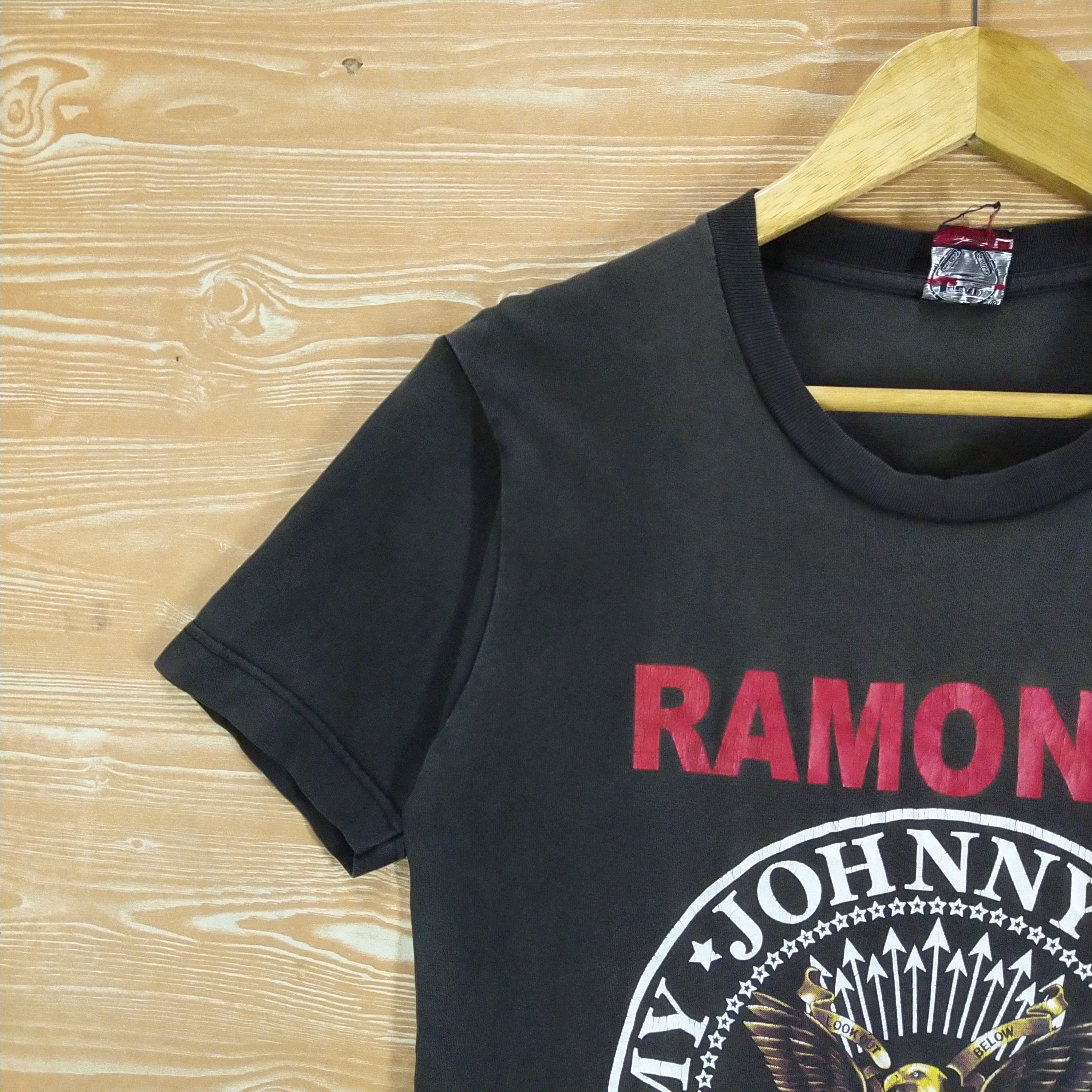 Band Tees Vintage Sunfaded Ramones Tee Size US S / EU 44-46 / 1 - 6 Thumbnail