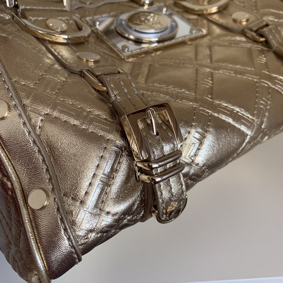 Versace Versace gold quilted leather bag Size ONE SIZE - 8 Thumbnail