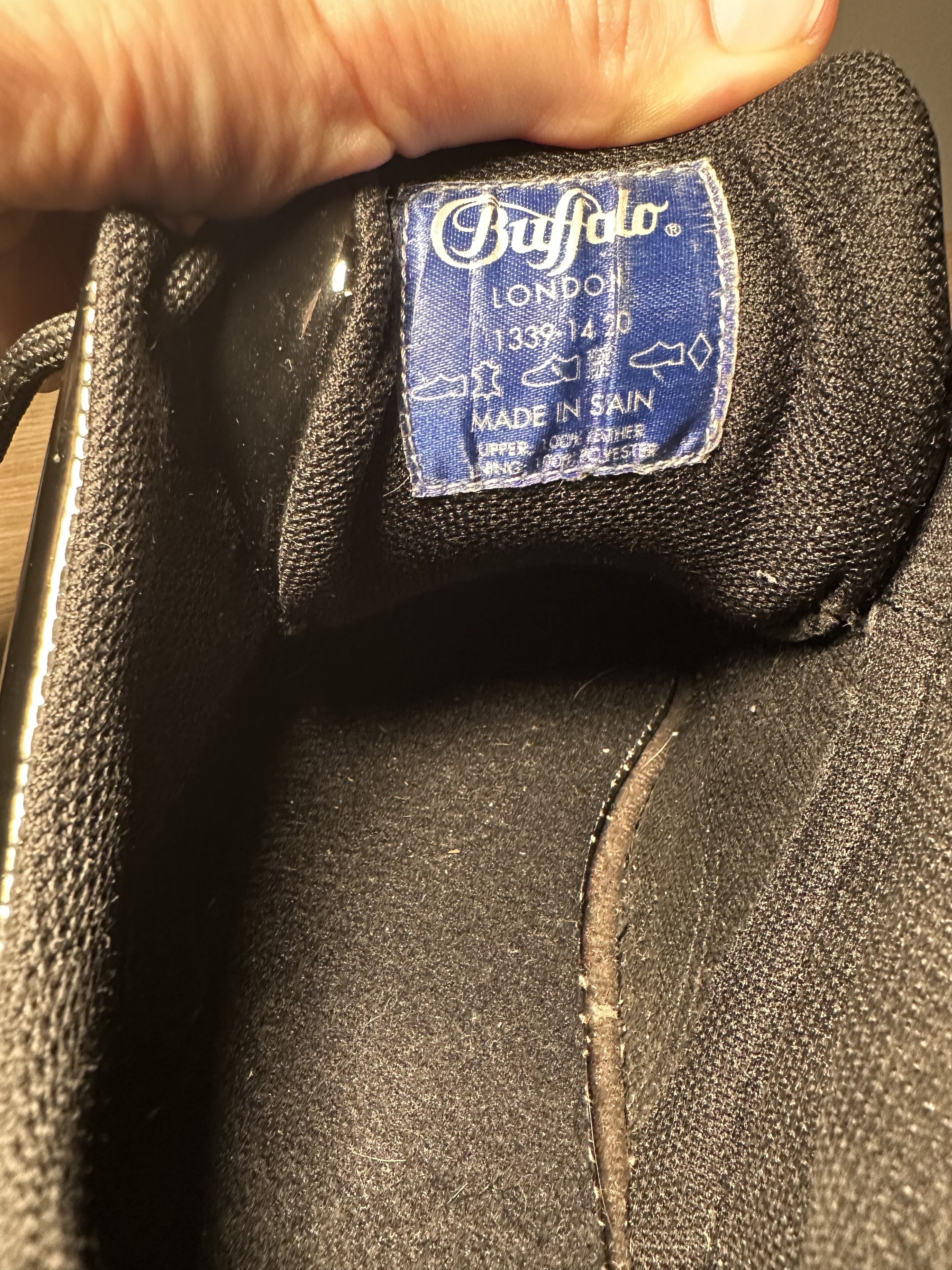 Buffalo London Buffalo Classic Low Patent Leather Size US 11 / IT 41 - 3 Thumbnail