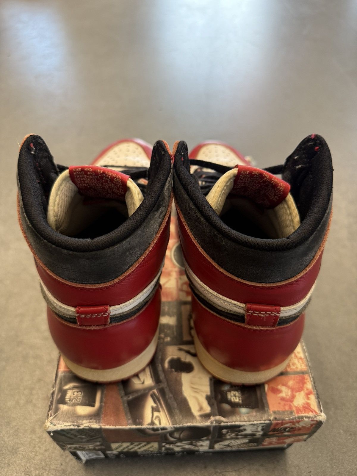 Jordan Brand 1994 Air Jordan 1 Chicago High Size 7.5 (Replacement Box) Size US 7.5 / EU 40-41 - 10 Thumbnail