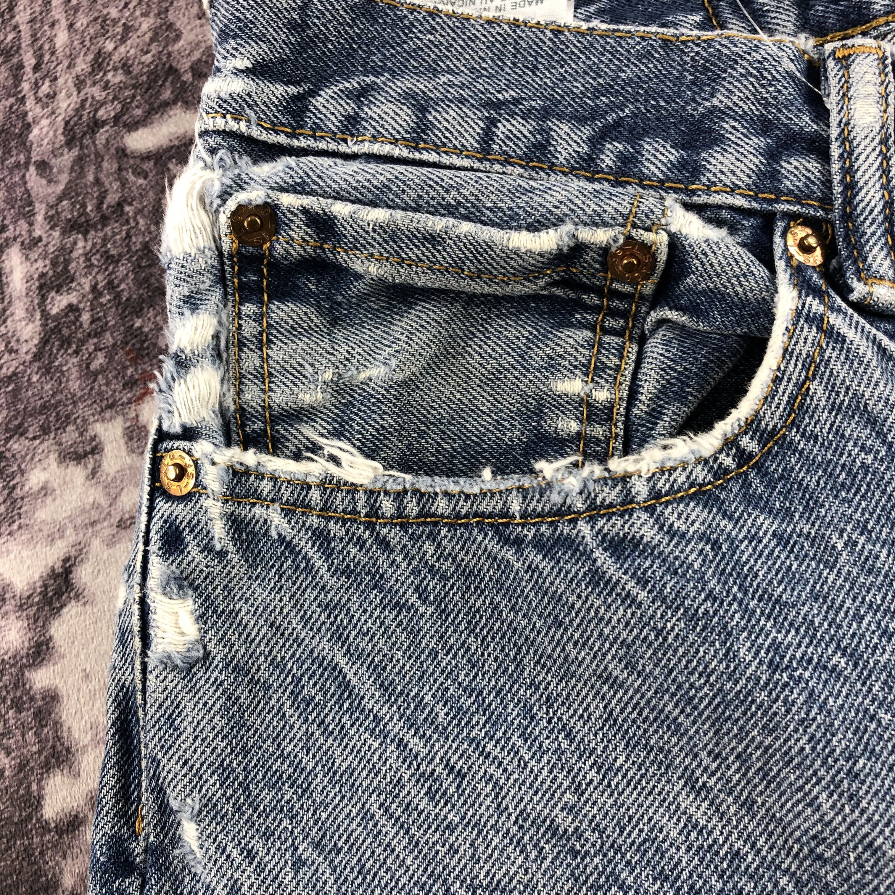 Levi's × Vintage Vintage Blue Wash Levis 505 Jeans-JM3076 Size US 33 - 12 Thumbnail