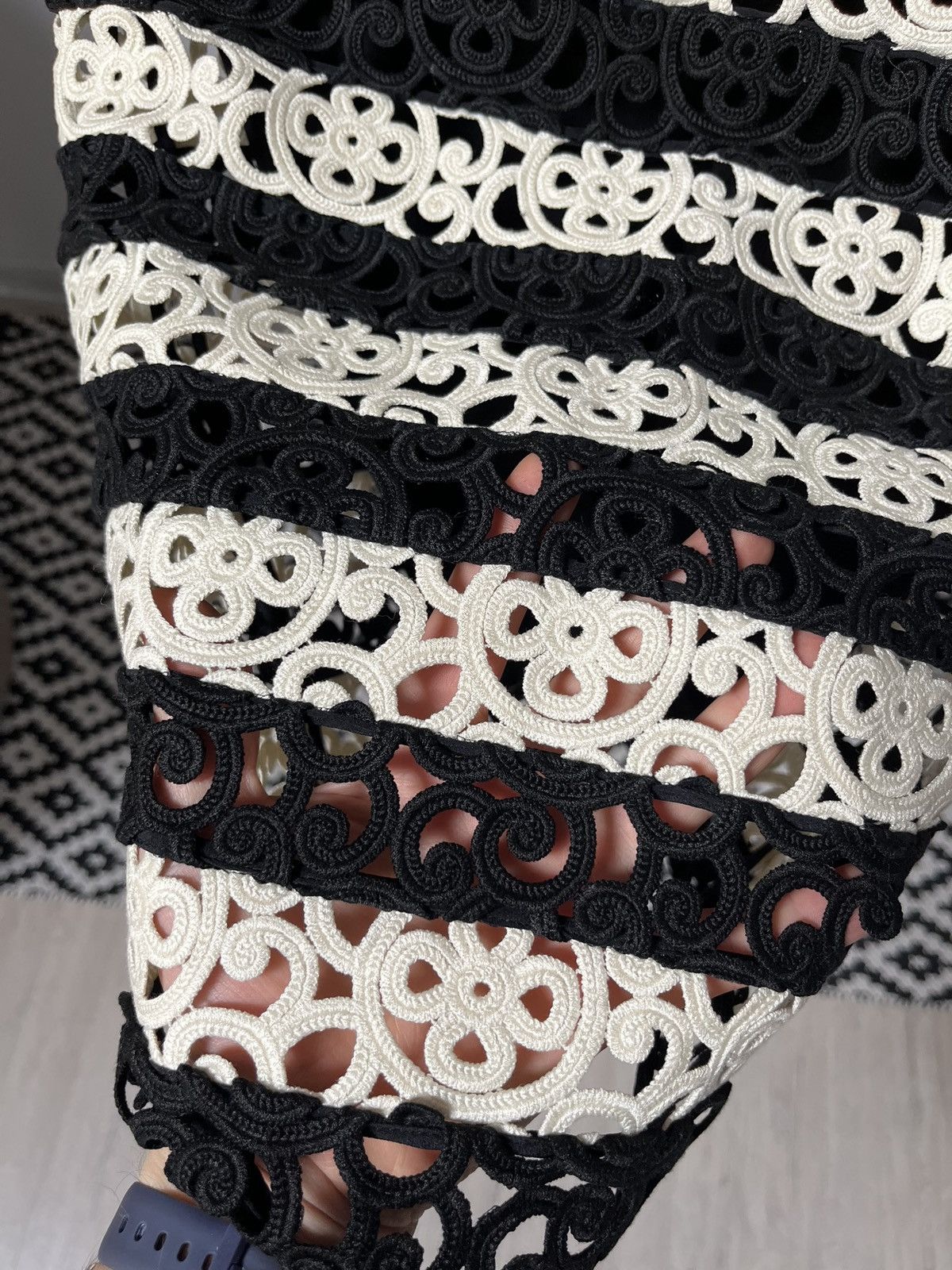 Burberry Prorsum Burberry Prorsum Midi Lace Skirt Size 38 Italy podium Size 26" / US 2 / IT 38 - 6 Thumbnail