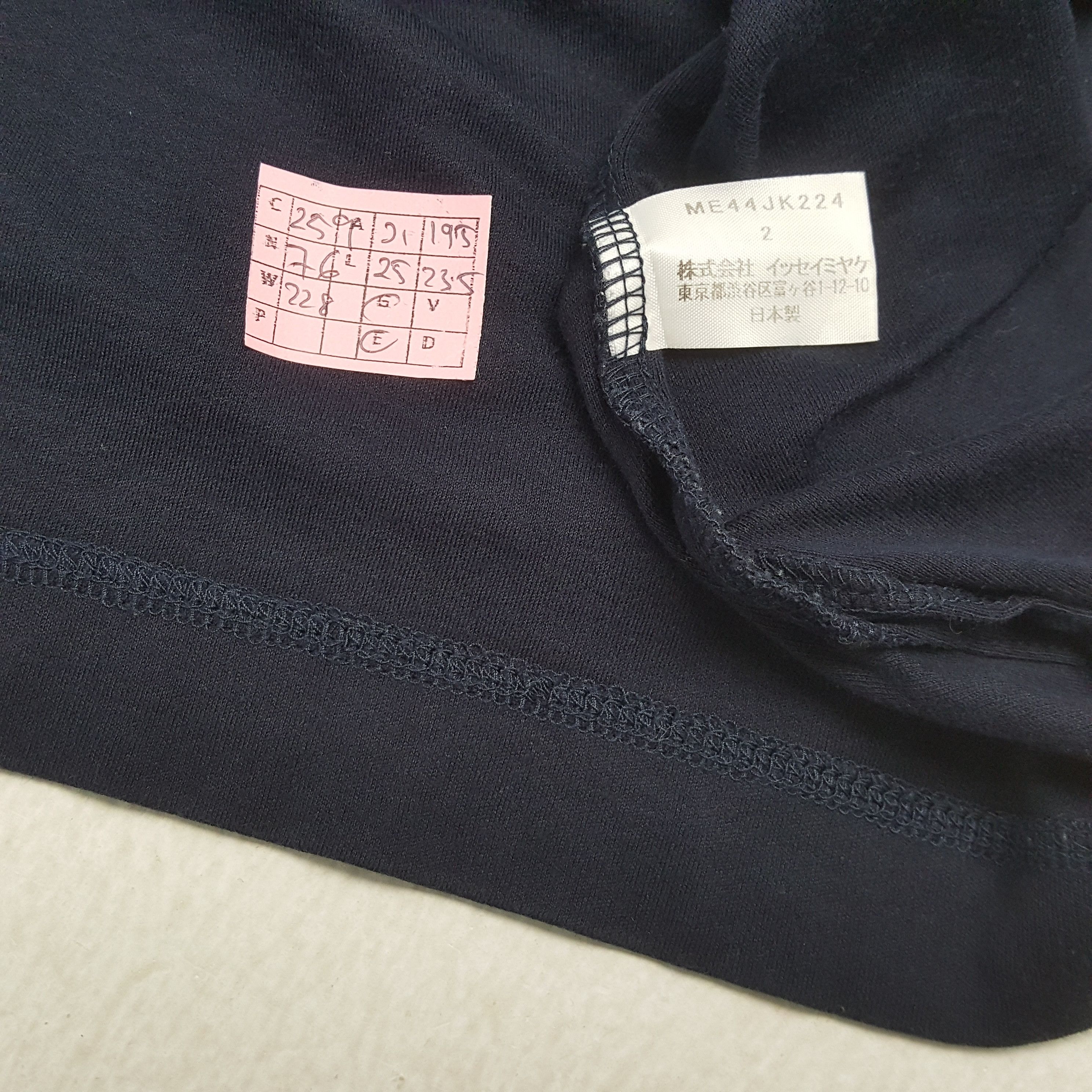 Issey Miyake × Japanese Brand × Vintage ISSEY MIYAKE Japanese Fashion Designer Longslevee Tshirt Size US L / EU 52-54 / 3 - 6 Thumbnail