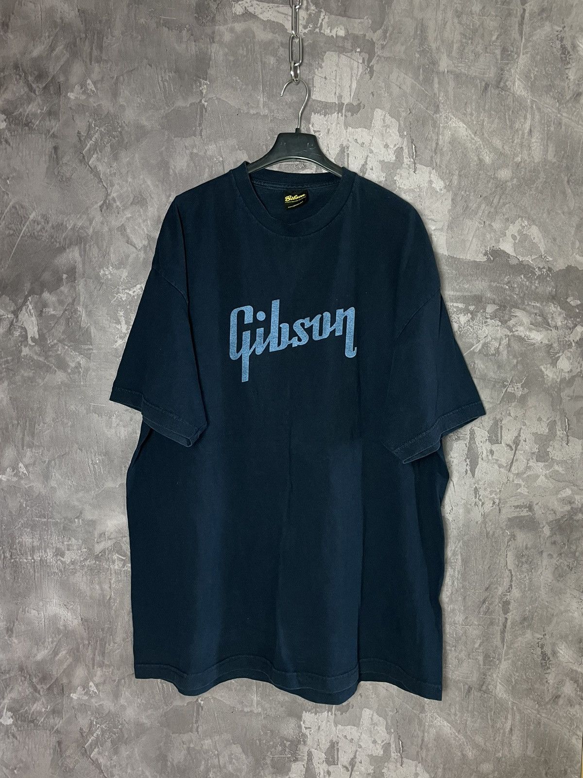 Vintage Vintage 90’s Gibson USA Rock Guitar t-shirt Size US XL / EU 56 / 4 - 1 Thumbnail