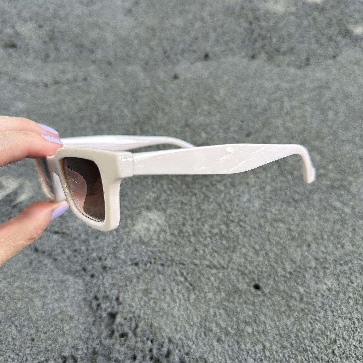 Other Y2K Unisex Sunglasses Retro Fashion Shades LE98106-03 Size ONE SIZE - 2 Thumbnail