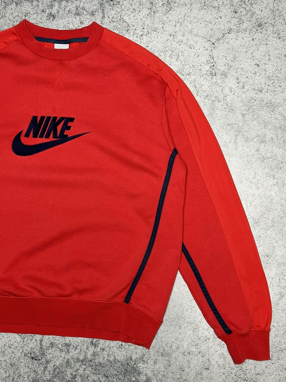 Nike × Vintage Vintage Nike Big Logo Sweatshirt Size US L / EU 52-54 / 3 - 3 Thumbnail